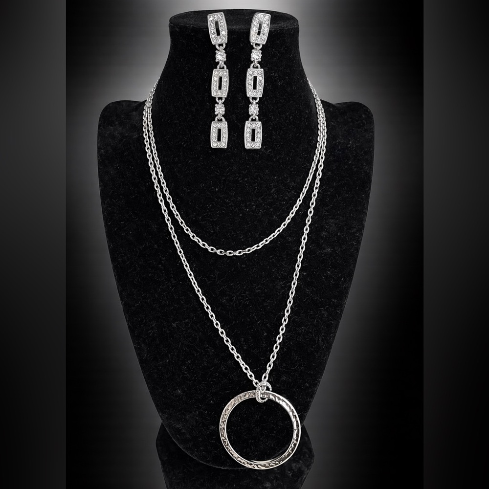 Elegant Silver Necklace and Earring Set